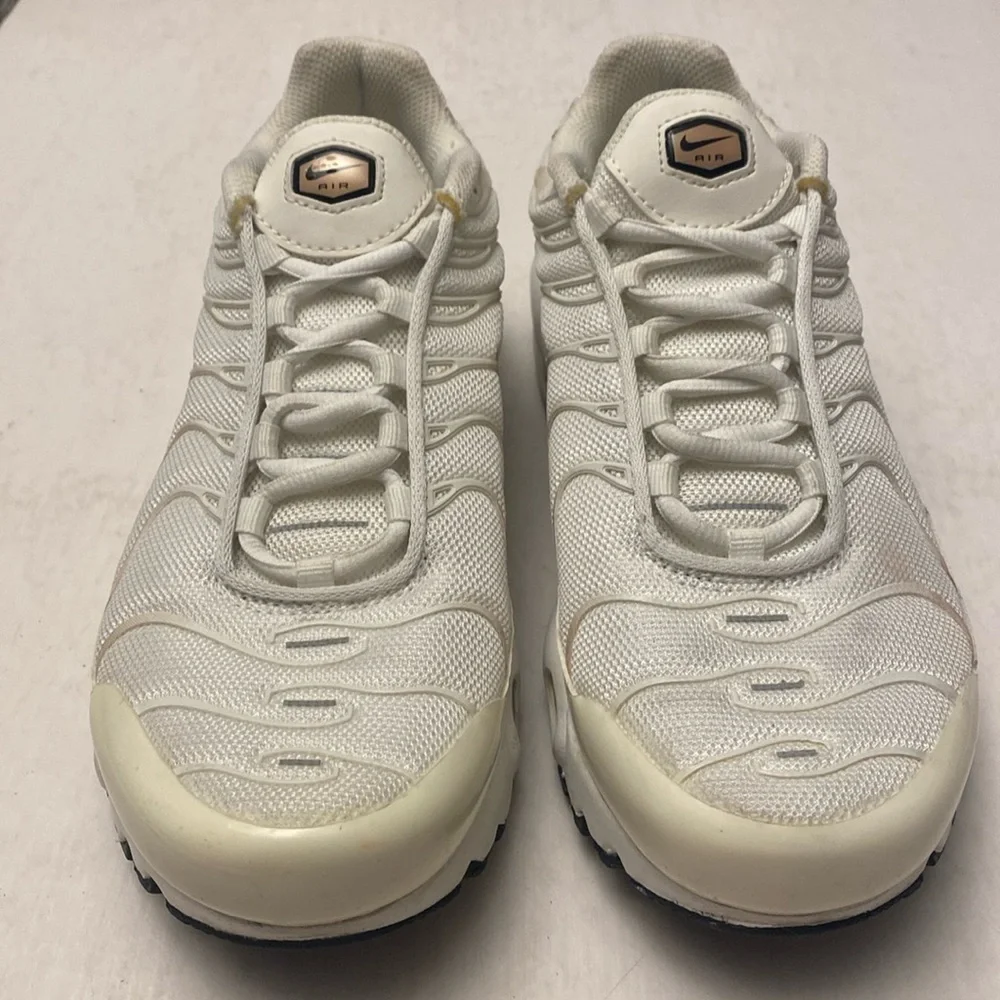 NIKE Air Max Plus CD0609-105 Sneakers Size 6Y or Women’s 7.5